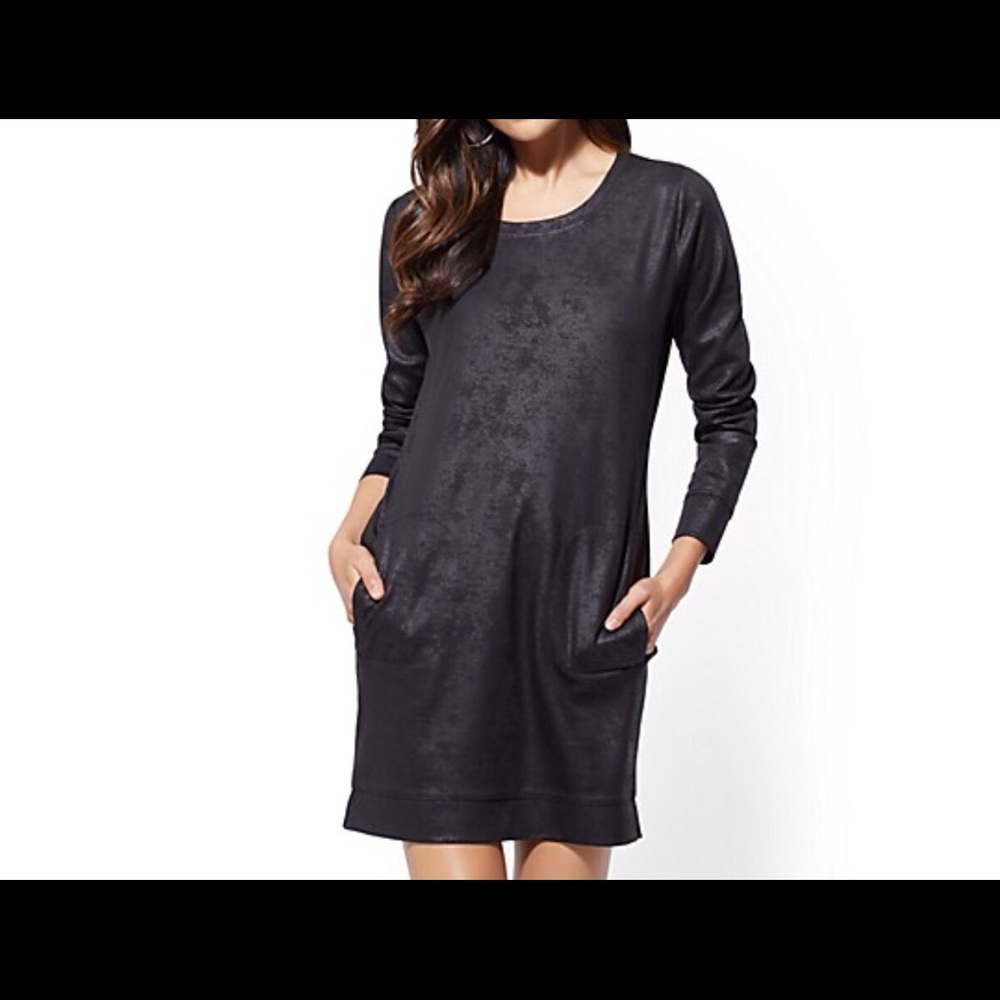 Sweatshirt dress.